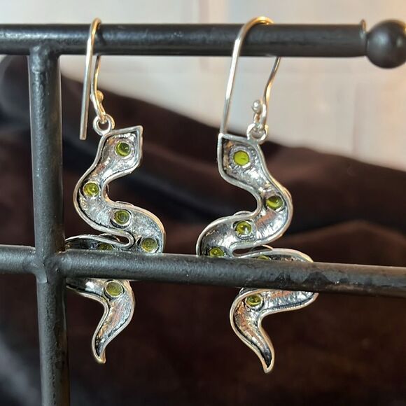 Peridot in 925 Silver Snake Earrings - Picture 3 of 5